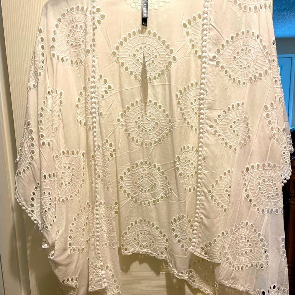 Torrid Eyelet Ruana Cloud Dancer wrap.